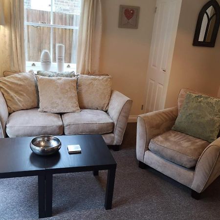 Coastal Escape Deal - 2 Bedroom House -Short Lets & Serviced Accommodation Kültér fotó