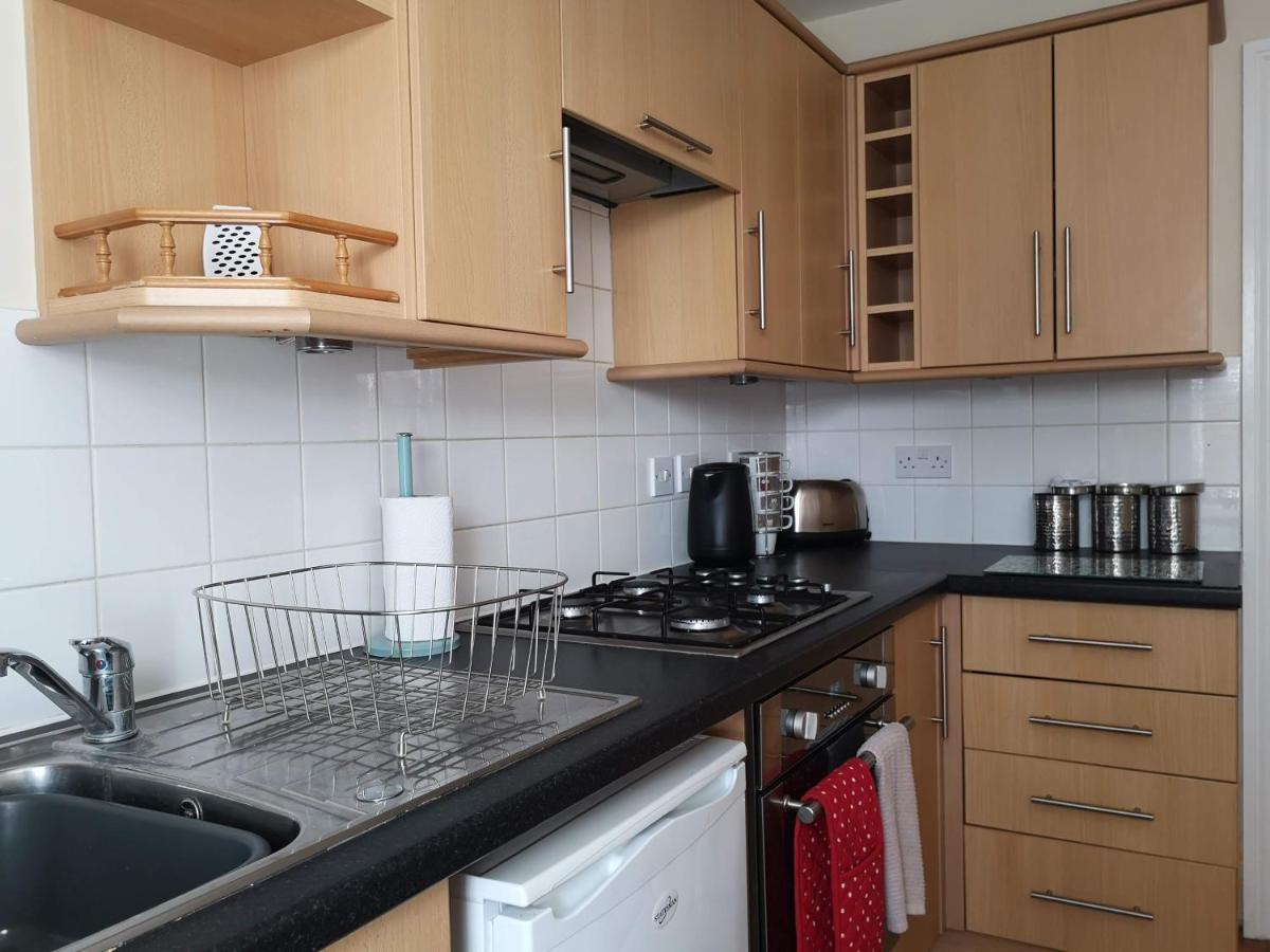 Coastal Escape Deal - 2 Bedroom House -Short Lets & Serviced Accommodation Kültér fotó