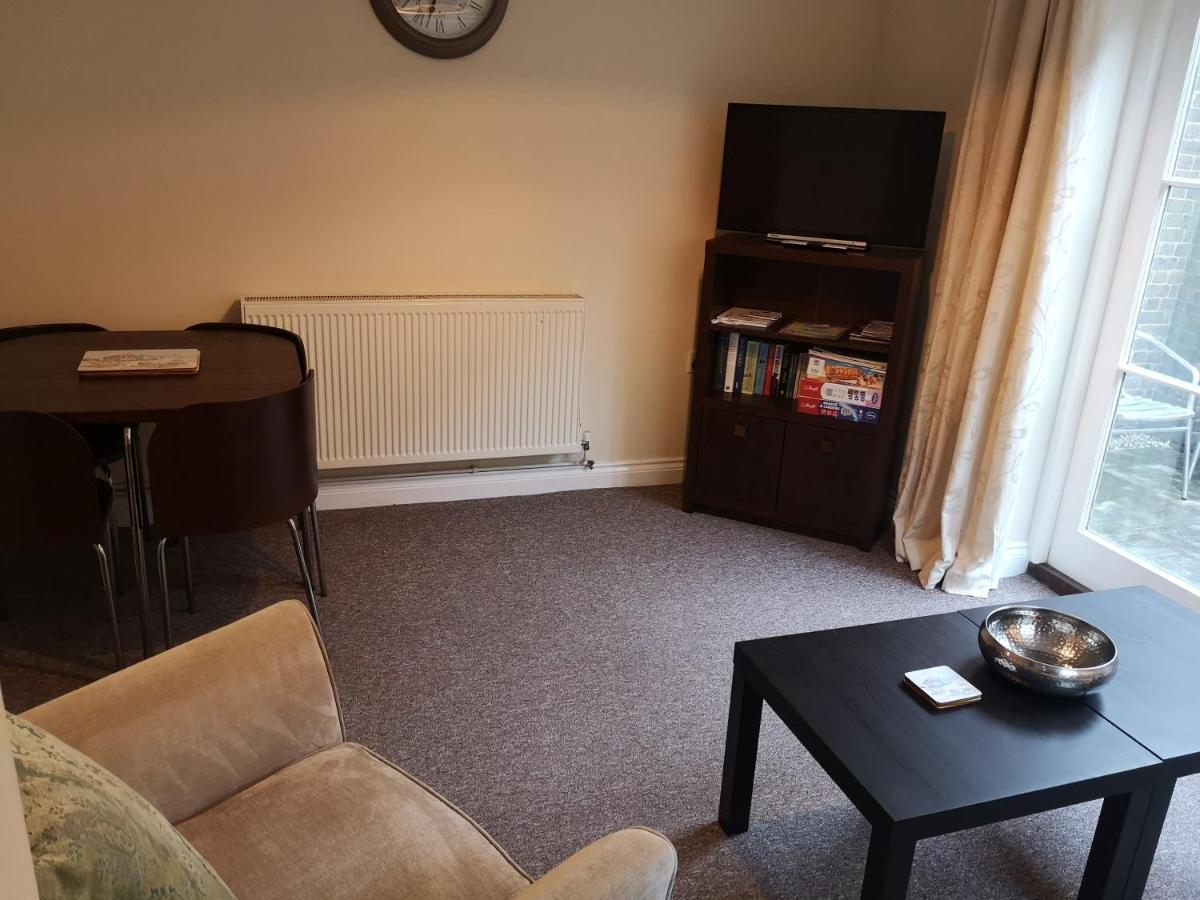 Coastal Escape Deal - 2 Bedroom House -Short Lets & Serviced Accommodation Kültér fotó