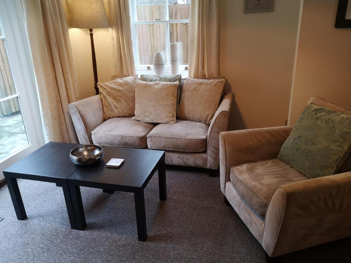Coastal Escape Deal - 2 Bedroom House -Short Lets & Serviced Accommodation Kültér fotó